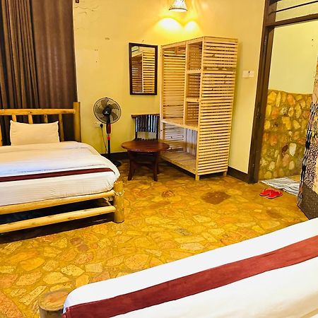 Afro Smile Hotel & Guest House Jinja Exterior foto