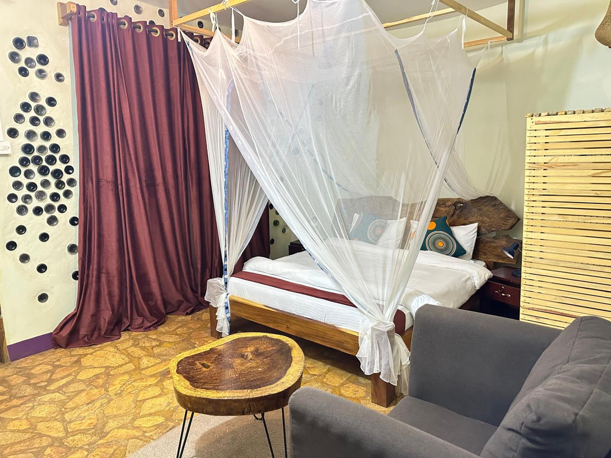 Afro Smile Hotel & Guest House Jinja Exterior foto